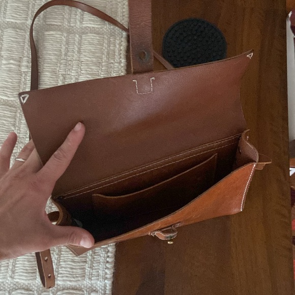 Madewell Dover Medium Size Cognac Brown Leather Flap Crossbody Handbag - Picture 4 of 4